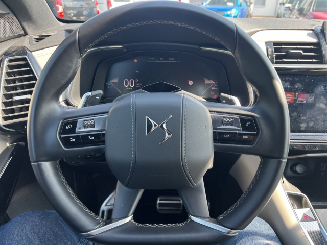 Fahrzeugabbildung DS Automobiles DS7 E-Tense 300 kW Opera 4x4 AD Panorama Leder Digitales Cockpit Memory Sitze
