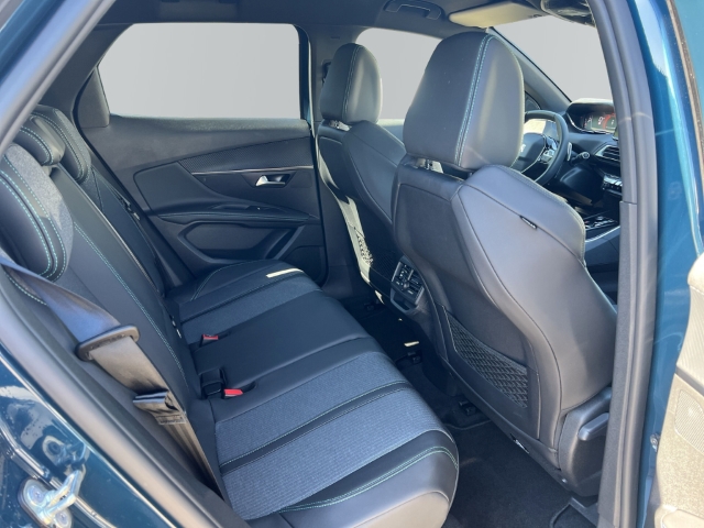 Fahrzeugabbildung Peugeot 3008 Hybrid 136 Allure Pack Navi Digitales Cockpit LED ACC 2-Zonen-Klimaautom DAB