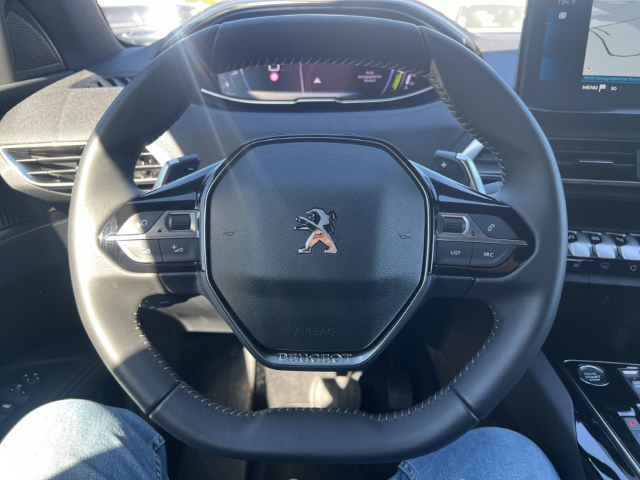 Fahrzeugabbildung Peugeot 3008 Hybrid 136 Allure Pack Navi Digitales Cockpit LED ACC 2-Zonen-Klimaautom DAB