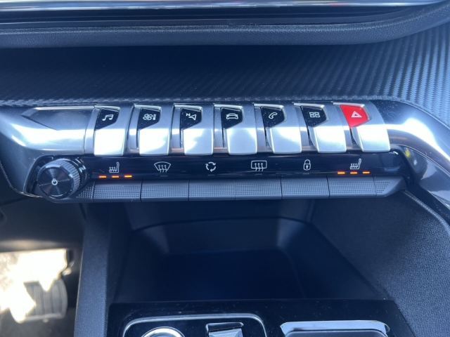 Fahrzeugabbildung Peugeot 3008 Hybrid 136 Allure Pack Navi Digitales Cockpit LED ACC 2-Zonen-Klimaautom DAB