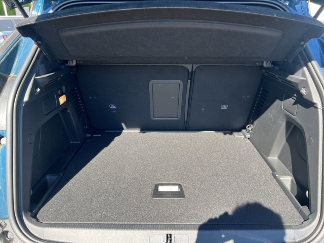 Fahrzeugabbildung Peugeot 3008 Hybrid 136 Allure Pack Navi Digitales Cockpit LED ACC 2-Zonen-Klimaautom DAB