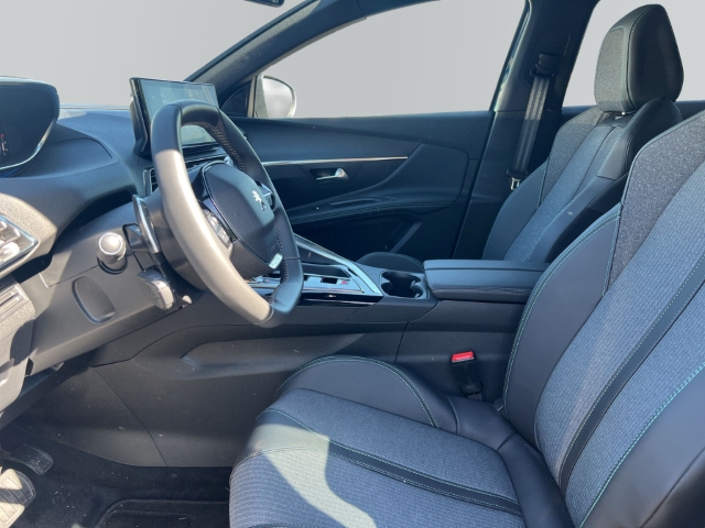 Fahrzeugabbildung Peugeot 3008 Hybrid 136 Allure Pack Navi Digitales Cockpit LED ACC 2-Zonen-Klimaautom DAB