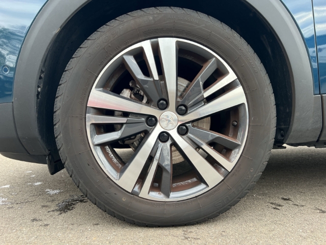 Fahrzeugabbildung Peugeot 3008 Allure Pack Navi Digitales Cockpit LED 2-Zonen-Klimaautom DAB SHZ Keyless Spurhalteass.