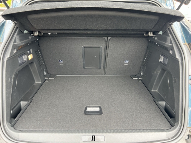 Fahrzeugabbildung Peugeot 3008 Allure Pack Navi Digitales Cockpit LED 2-Zonen-Klimaautom DAB SHZ Keyless Spurhalteass.