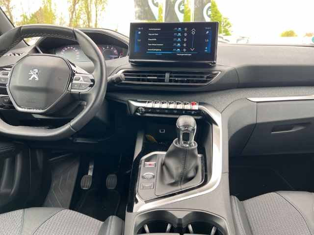 Fahrzeugabbildung Peugeot 3008 Allure Pack Navi Digitales Cockpit LED 2-Zonen-Klimaautom DAB SHZ Keyless Spurhalteass.