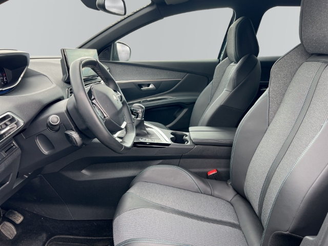 Fahrzeugabbildung Peugeot 3008 Allure Pack Navi Digitales Cockpit LED 2-Zonen-Klimaautom DAB SHZ Keyless Spurhalteass.