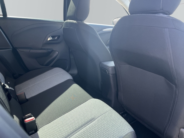 Fahrzeugabbildung Opel Corsa Apple CarPlay Android Auto Musikstreaming DAB SHZ LenkradHZG Spurhalteass. Verkehrszeichenerk.