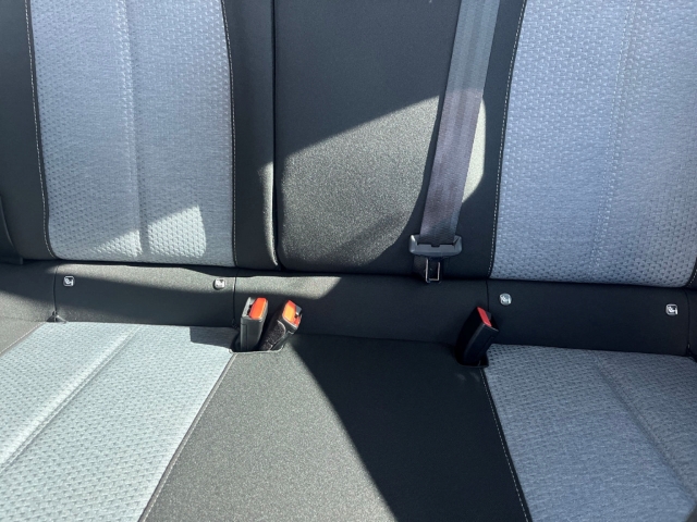 Fahrzeugabbildung Opel Corsa Apple CarPlay Android Auto Musikstreaming DAB SHZ LenkradHZG Spurhalteass. Verkehrszeichenerk.