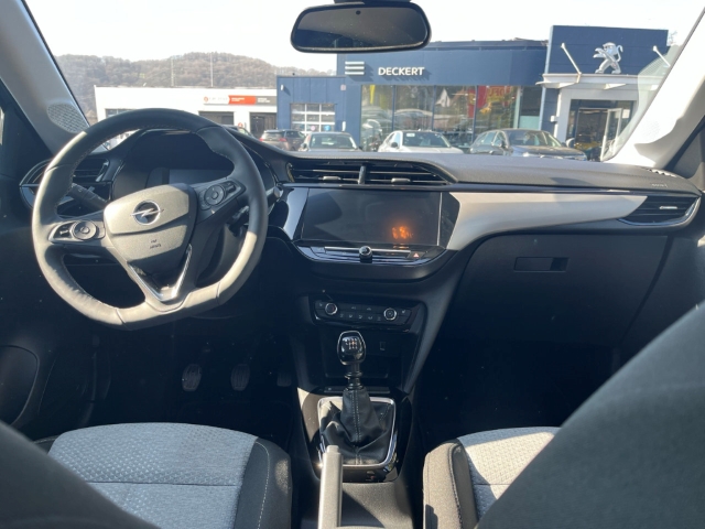 Fahrzeugabbildung Opel Corsa Apple CarPlay Android Auto Musikstreaming DAB SHZ LenkradHZG Spurhalteass. Verkehrszeichenerk.
