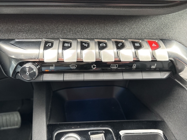 Fahrzeugabbildung Peugeot 5008 Allure Pack 1.2 PureTech 130 EAT8 EU6d