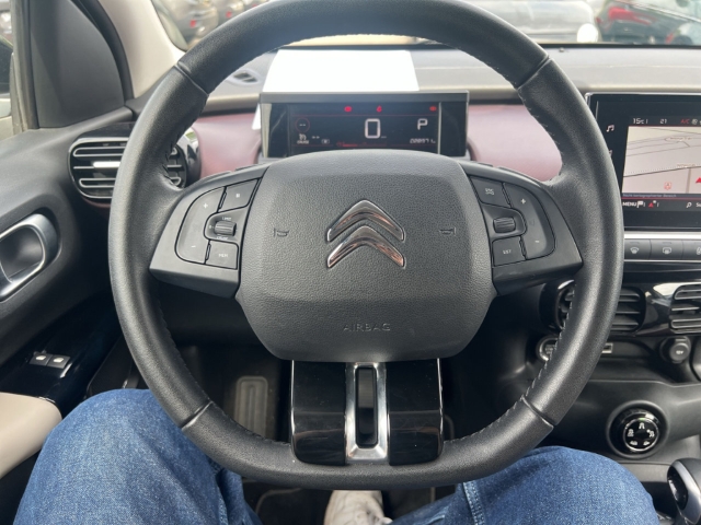 Fahrzeugabbildung Citroen C4 Cactus Shine Navi Klimaautom SHZ Keyless Spurhalteass. Verkehrszeichenerk. Rückfahrkam. - mit KI generiert/bearbeitet
