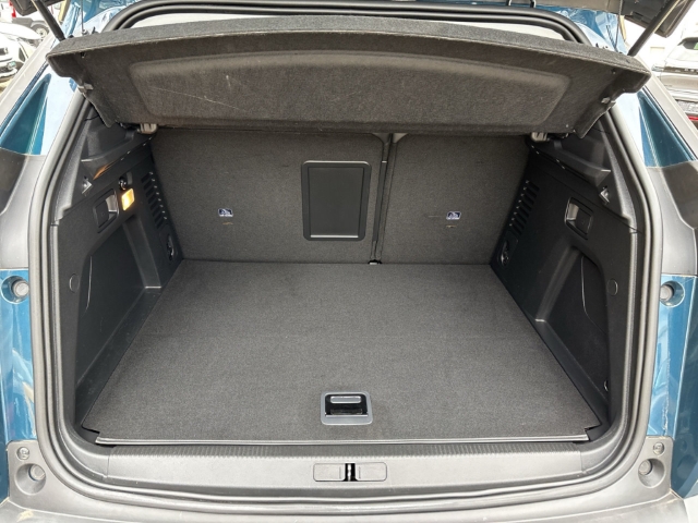 Fahrzeugabbildung Peugeot 3008 Hybrid 225 Allure Pack Navi Digitales Cockpit LED ACC 2-Zonen-Klimaautom DAB