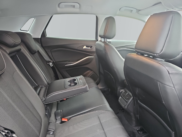 Fahrzeugabbildung Opel Grandland GS Line 1.2 Turbo Navi 360 Kamera LED El. Heckklappe Apple CarPlay Android Auto