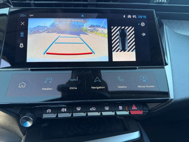 Fahrzeugabbildung Peugeot 308 SW Allure Navi LED Apple CarPlay Android Auto 2-Zonen-Klimaautom DAB Keyless Spurhalteass.