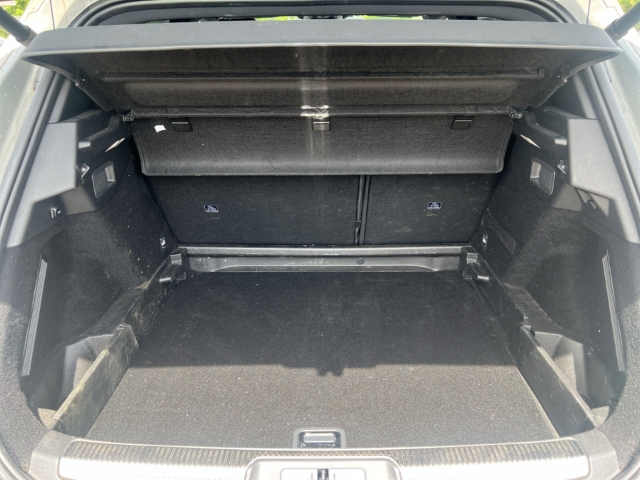 Fahrzeugabbildung DS Automobiles DS7 DS E-Tense 360 kW La Premiere 4x4 AD Panorama Leder Digitales Cockpit Memory Sitze