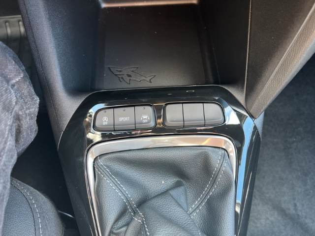 Fahrzeugabbildung Opel Corsa GS AWR LED ACC Apple CarPlay Android Auto DAB SHZ LenkradHZG Totwinkelassistent