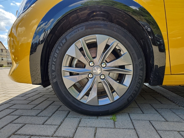 Fahrzeugabbildung Peugeot e-208 Active Elektro LED Apple CarPlay Android Auto Klimaautom Fahrerprofil Musikstreaming