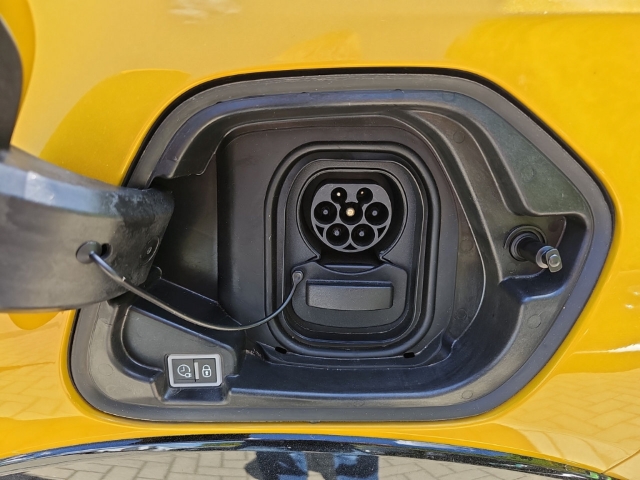 Fahrzeugabbildung Peugeot e-208 Active Elektro LED Apple CarPlay Android Auto Klimaautom Fahrerprofil Musikstreaming