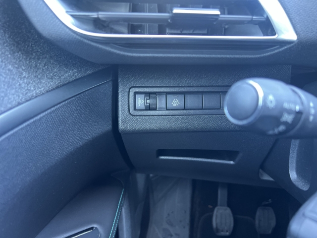 Fahrzeugabbildung Peugeot 5008 Allure Pack 7-Sitzer Navi Digitales Cockpit LED 2-Zonen-Klimaautom DAB Ambientebeleuchtung