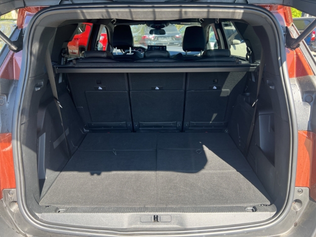 Fahrzeugabbildung Peugeot 5008 Allure Pack 7-Sitzer Navi Digitales Cockpit LED 2-Zonen-Klimaautom DAB Ambientebeleuchtung