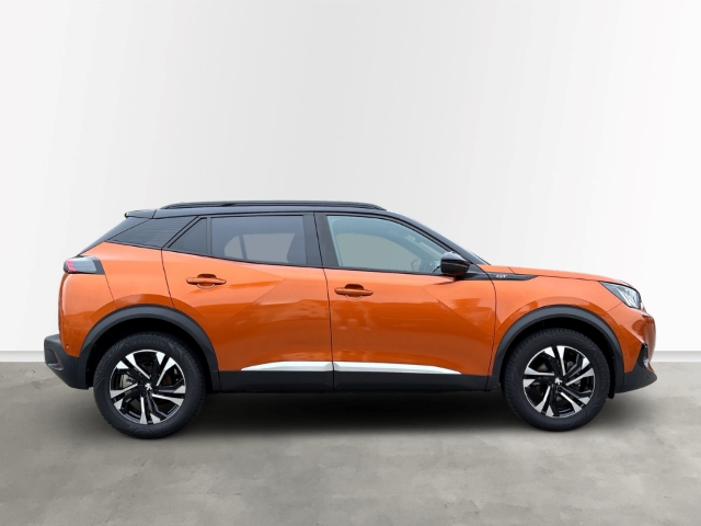 Fahrzeugabbildung Peugeot 2008 GT 1.2 PureTech El. Panodach Navi Digitales Cockpit LED ACC Klimaautom Fahrerprofil