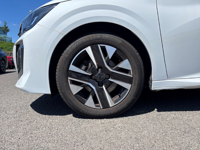 Fahrzeugabbildung Peugeot 208 Allure LED Klimaautom Fahrerprofil DAB SHZ Spurhalteass. Verkehrszeichenerk. Notbremsass.
