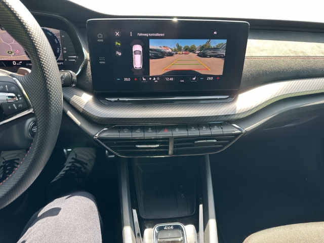 Fahrzeugabbildung SKODA Octavia Combi RS 4x4 AHK-klappbar Navi Digitales Cockpit Soundsystem LED Blendfreies Fernl.