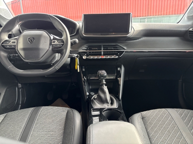 Fahrzeugabbildung Peugeot 208 Allure LED Klimaautom Fahrerprofil DAB SHZ Spurhalteass. Verkehrszeichenerk. Notbremsass.