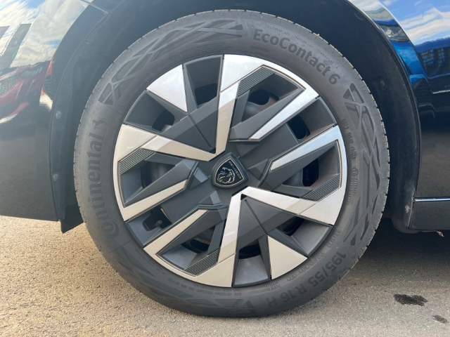 Fahrzeugabbildung Peugeot 208 Active Fahrerprofil DAB Keyless Spurhalteass. Verkehrszeichenerk. Notbremsass.