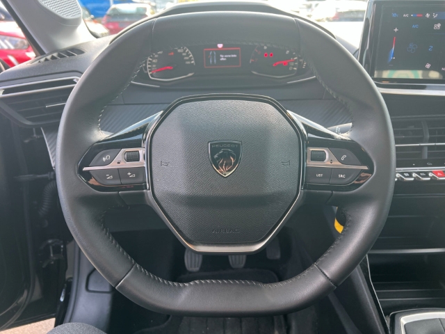 Fahrzeugabbildung Peugeot 208 Active Fahrerprofil DAB Keyless Spurhalteass. Verkehrszeichenerk. Notbremsass.