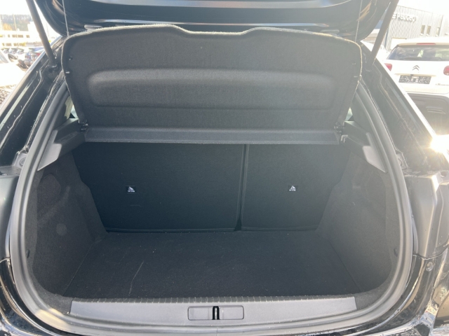 Fahrzeugabbildung Peugeot 208 Active Fahrerprofil DAB Keyless Spurhalteass. Verkehrszeichenerk. Notbremsass.