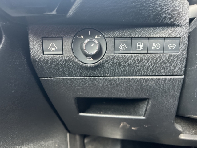 Fahrzeugabbildung DS Automobiles DS7 E-Tense 300 Rivoli 4x4 AHK Digitales Cockpit Soundsystem Klimasitze