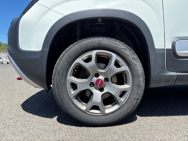 Fahrzeugabbildung Fiat Panda Cross 4x4 Mehrzonenklima Musikstreaming DAB SHZ Tel.-Vorb. PDC Berganfahrass. Winterpaket