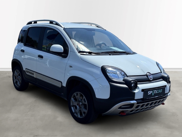 Fahrzeugabbildung Fiat Panda Cross 4x4 Mehrzonenklima Musikstreaming DAB SHZ Tel.-Vorb. PDC Berganfahrass. Winterpaket