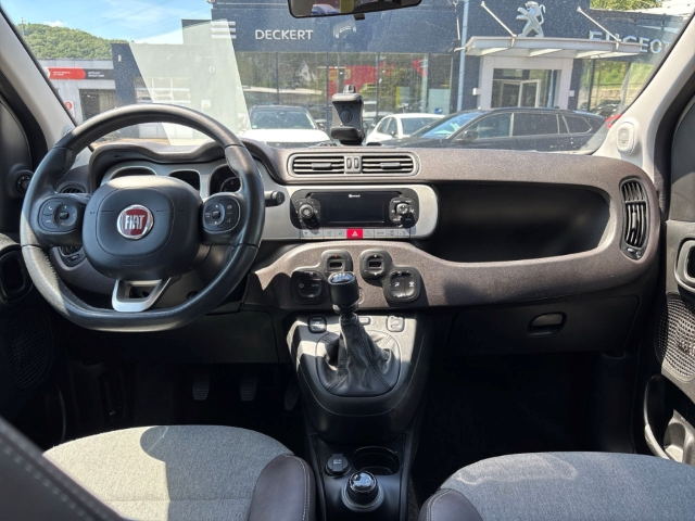 Fahrzeugabbildung Fiat Panda Cross 4x4 Mehrzonenklima Musikstreaming DAB SHZ Tel.-Vorb. PDC Berganfahrass. Winterpaket