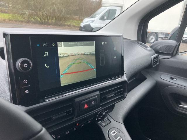 Fahrzeugabbildung Opel Combo E Basis Cargo Winter Paket Holz Boden und Wände LED Musikstreaming DAB Verkehrszeichenerk.