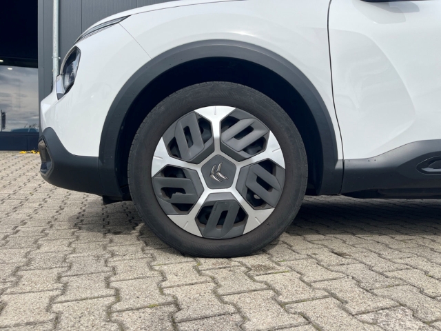 Fahrzeugabbildung Citroen C4 Feel LED Apple CarPlay Android Auto Mehrzonenklima DAB SHZ LenkradHZG Spurhalteass. - mit KI generiert/bearbeitet