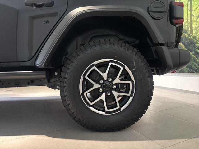 Fahrzeugabbildung Jeep Wrangler Unlimited Rubicon, Sky On Power Softtop, Navi, RFK