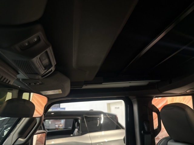 Fahrzeugabbildung Jeep Wrangler Unlimited Rubicon, Sky On Power Softtop, Navi, RFK