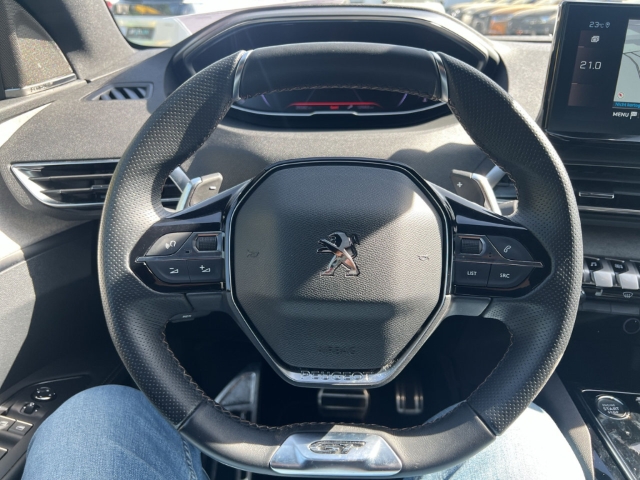Fahrzeugabbildung Peugeot 3008 GT Navi Digitales Cockpit Soundsystem LED ACC El. Heckklappe 2-Zonen-Klimaautom - mit KI generiert/bearbeitet