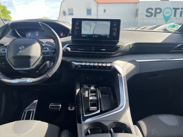 Fahrzeugabbildung Peugeot 3008 GT Navi Digitales Cockpit Soundsystem LED ACC El. Heckklappe 2-Zonen-Klimaautom - mit KI generiert/bearbeitet