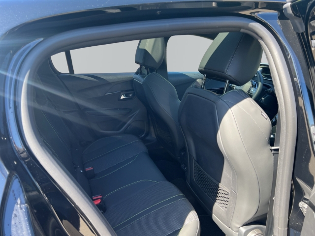 Fahrzeugabbildung Peugeot 208 Hybrid 110 GT Panorama Navi Digitales Cockpit LED Apple CarPlay Android Auto Klimaautom