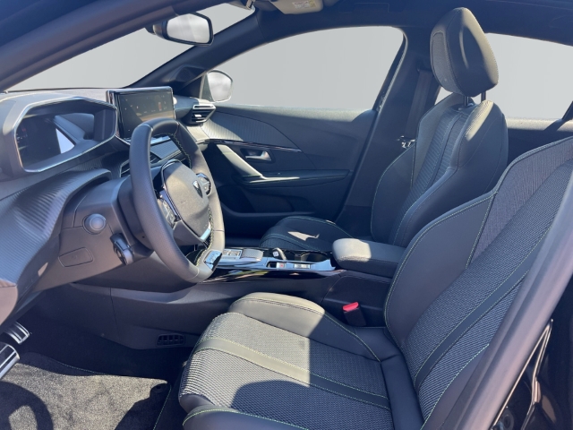 Fahrzeugabbildung Peugeot 208 Hybrid 110 GT Panorama Navi Digitales Cockpit LED Apple CarPlay Android Auto Klimaautom