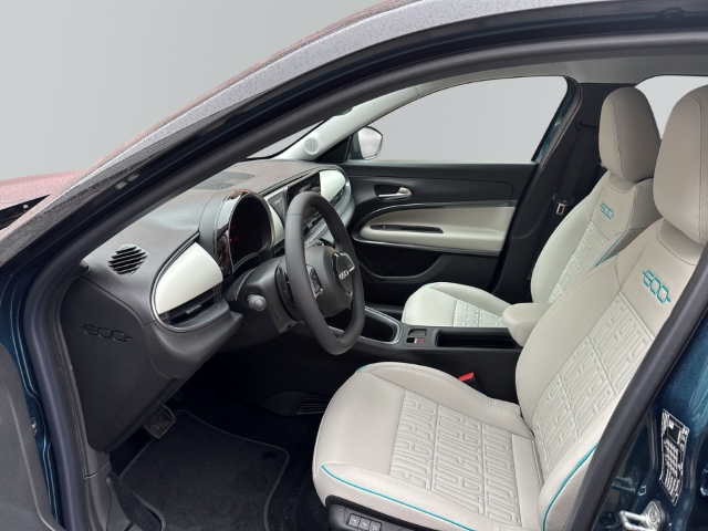 Fahrzeugabbildung Fiat 600 Hybrid La Prima , Nav, Leder, SHZ