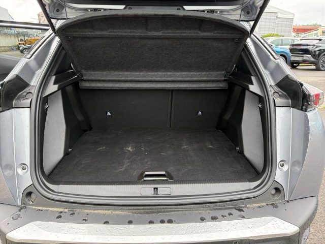 Fahrzeugabbildung Peugeot e-2008 GT Navi LED ACC Klimaautom Fahrerprofil DAB Ambientebeleuchtung SHZ Keyless