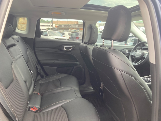 Fahrzeugabbildung Jeep Compass High Upland Plug-In Hybrid 4xe,Schiebedach, Nav, 360 Grad Kamera 1.3 EU6d