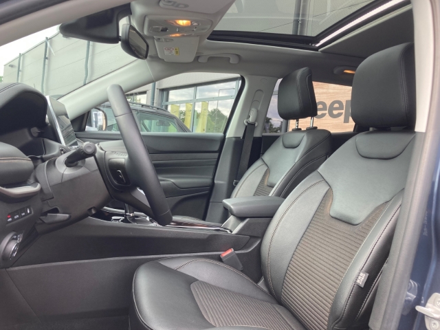 Fahrzeugabbildung Jeep Compass High Upland Plug-In Hybrid 4xe,Schiebedach, Nav, 360 Grad Kamera 1.3 EU6d