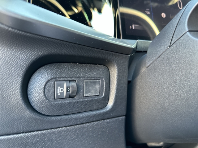 Fahrzeugabbildung Opel Mokka Edition Digitales Cockpit LED Apple CarPlay Android Auto Musikstreaming DAB Ambientebeleuchtung