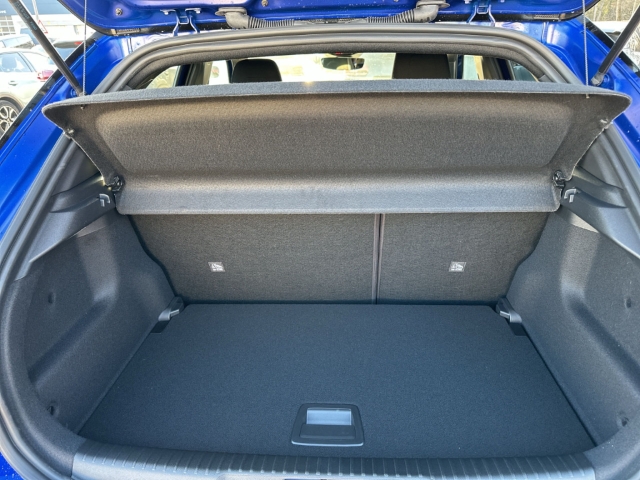 Fahrzeugabbildung Opel Mokka Edition Digitales Cockpit LED Apple CarPlay Android Auto Musikstreaming DAB Ambientebeleuchtung