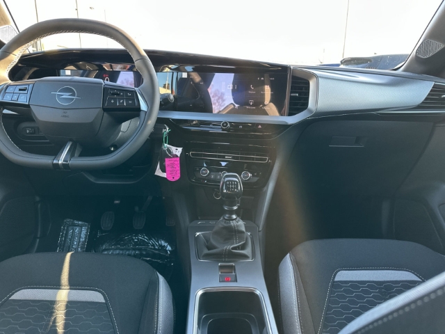 Fahrzeugabbildung Opel Mokka Edition Digitales Cockpit LED Apple CarPlay Android Auto Musikstreaming DAB Ambientebeleuchtung